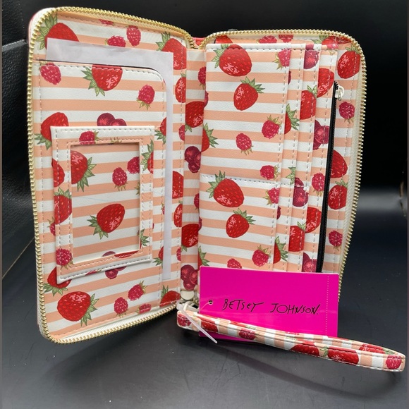 Betsey Johnson NWT Pink Strawberry Wristlet NO CALL OUTS - Picture 6 of 7